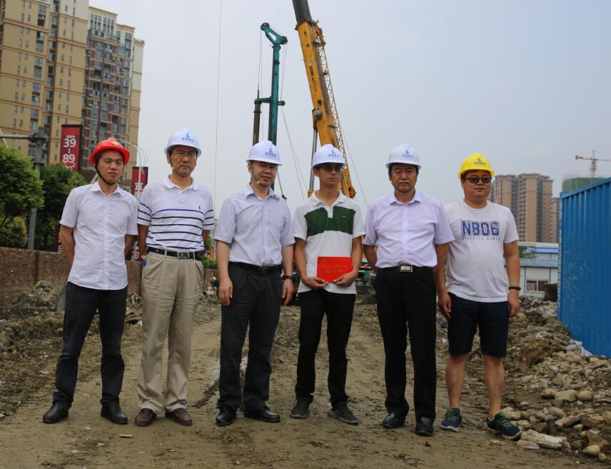 局黨委常委、副局長(cháng)夏廷高走訪(fǎng)慰問(wèn)四川省蜀通建設集團一線(xiàn)項目和困難職工
